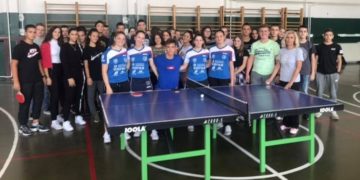 Doniran stonoteniski sto srednjoj medicinskoj školi